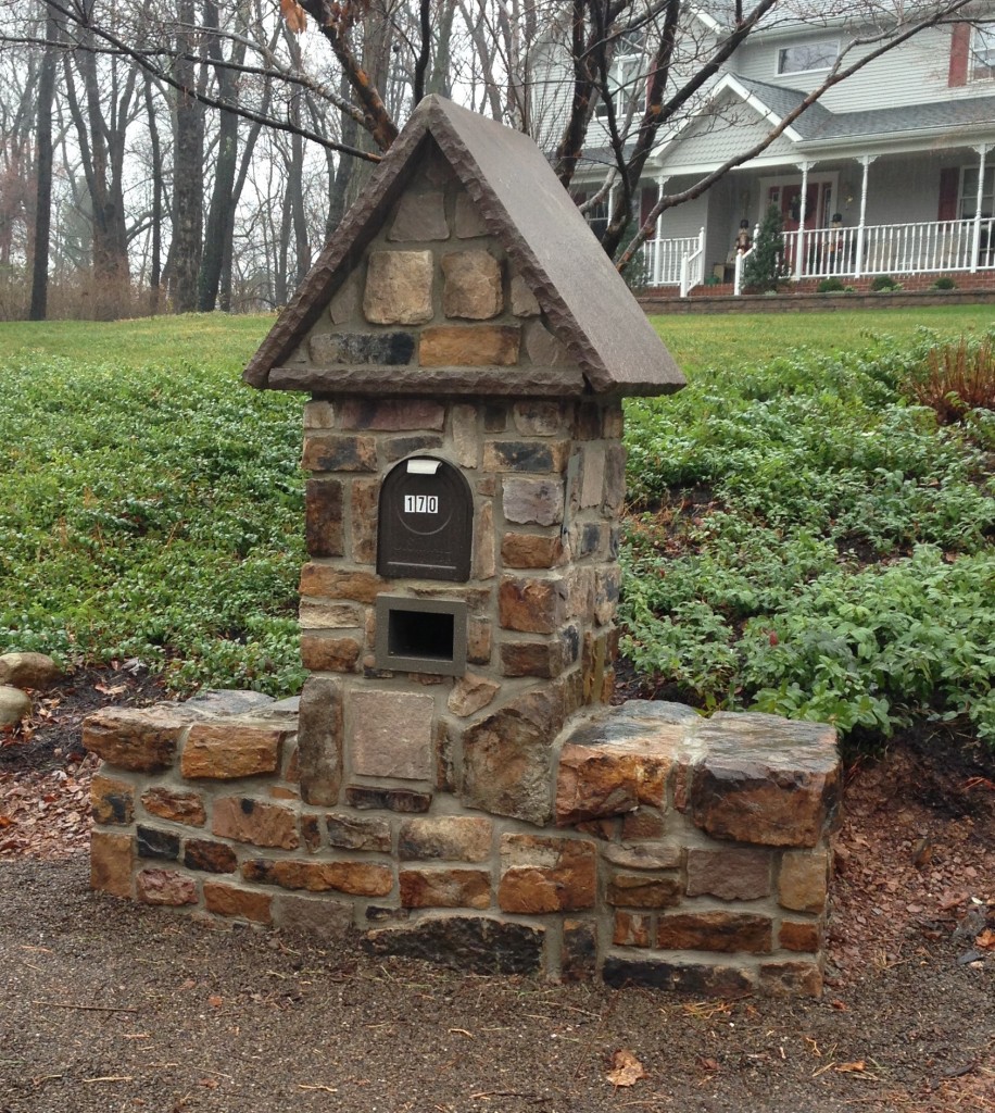 Stone Veneer Mailbox