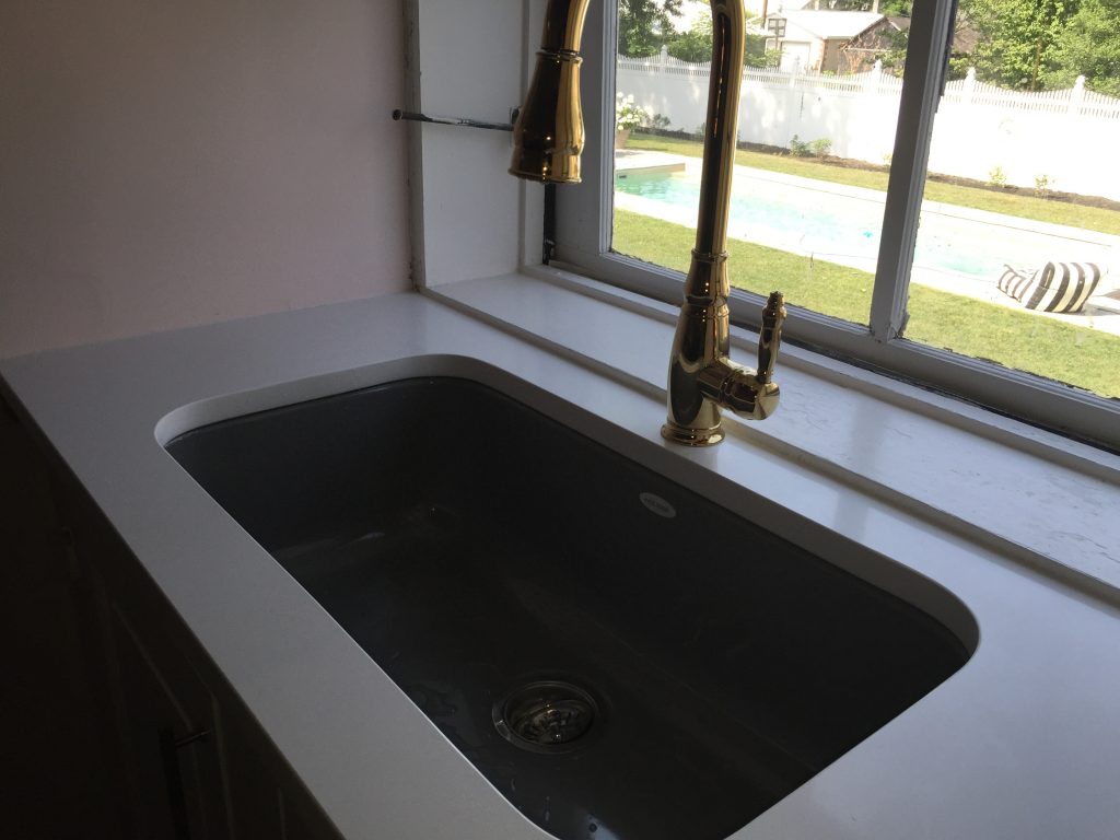 Quartz Kitchen Countertop with Undermount Sink