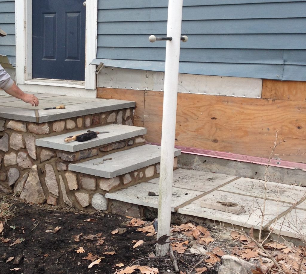 Blue Stone Pavers With Mountain Stone Veneer